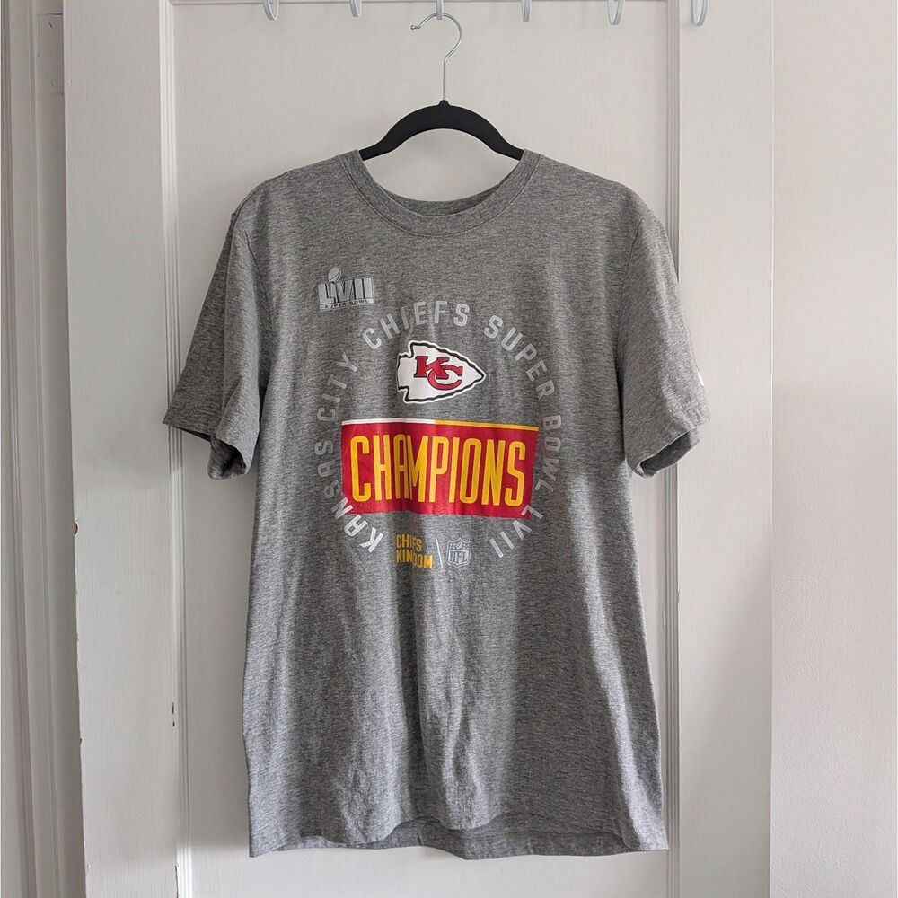 Nike NFL Kansas City Chiefs Super Bowl LVII Champion Short Sleeve Tee Sz. M Gray